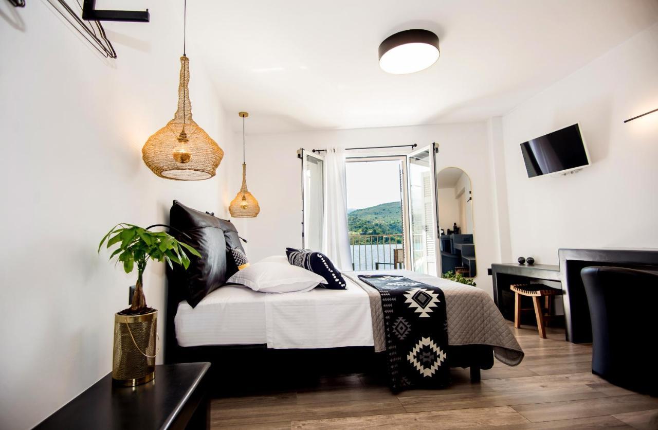 A & B Minimal Suite Ιι With Sea View In Argostoli מראה חיצוני תמונה